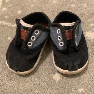 Infant TOMS Sneakers